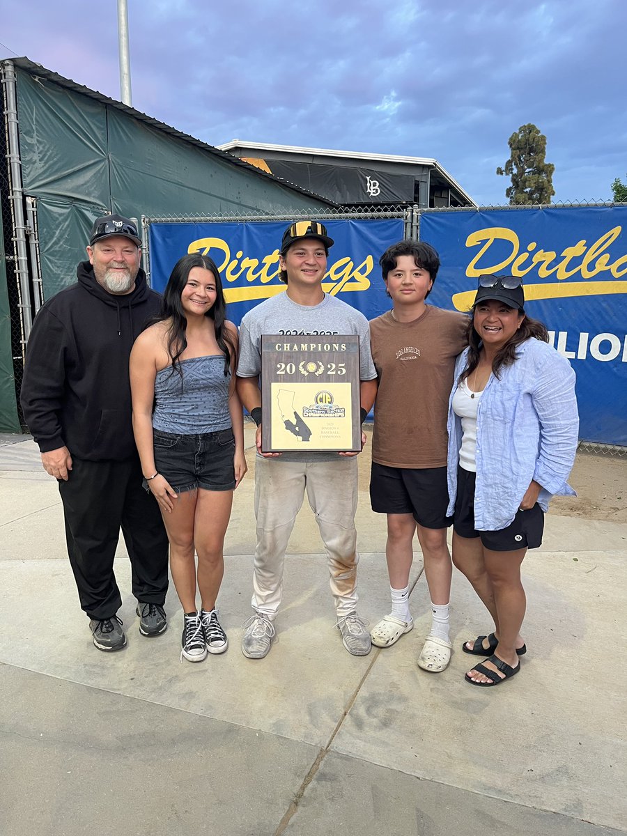 SuttonFrost's tweet photo. Ring us!!
2-2 1B, 2B, 2BB, 2RBIs
@mbergandi https://t.co/wZgok5nBRK
