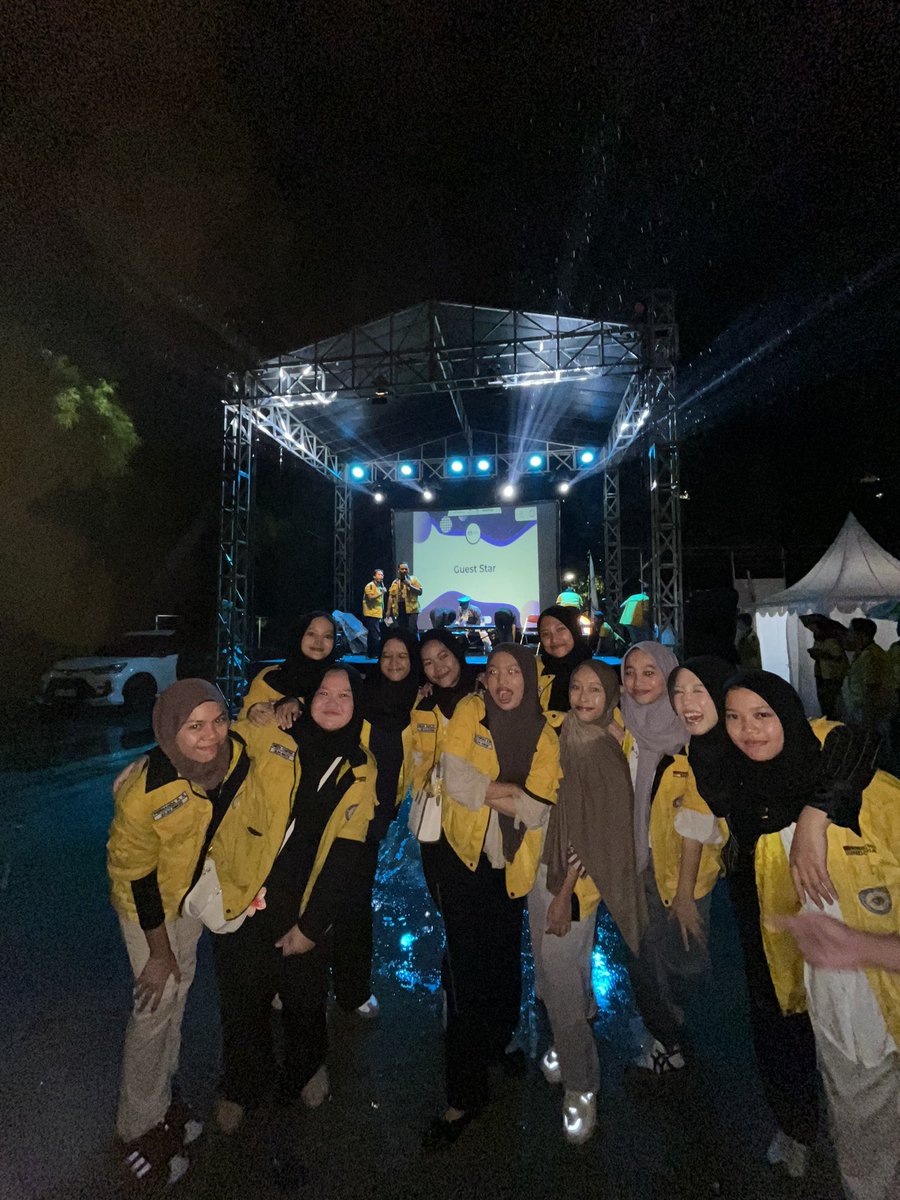 renjxxy's tweet photo. 🌜🎇 https://t.co/ozdDySi6fV