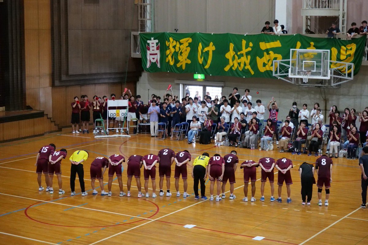 男子
県総体　結果
1回戦　vs.刈谷
28-16(16-5 12-11)勝利🏆

2回戦　vs.天白
24-10(15-5 9-5)勝利🏆

準々決勝　vs.岡崎城西
25-26(9-10 10-9 延長1-3 3-1
ペナコン2-3)  敗北😢

78期は今大会をもちまして引退となります。引き続き旭丘男子ハンドボール部の応援よろしくお願いします🙇🏻‍♀️
