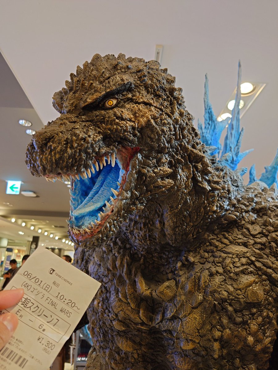 20年ぶりにゴジラFWを映画館で鑑賞！

改めて観ても人間のアクションが面白いだけに、やっぱり怪獣達ももっと見たかった…
オォウ…ヘドラァ…

今となっては知ったお名前がたくさん！
そんな方々とお仕事できてるのは有難い事。
いつかこんな作品に関われるよう頑張りたいです！
 #ゴジラfinalwars