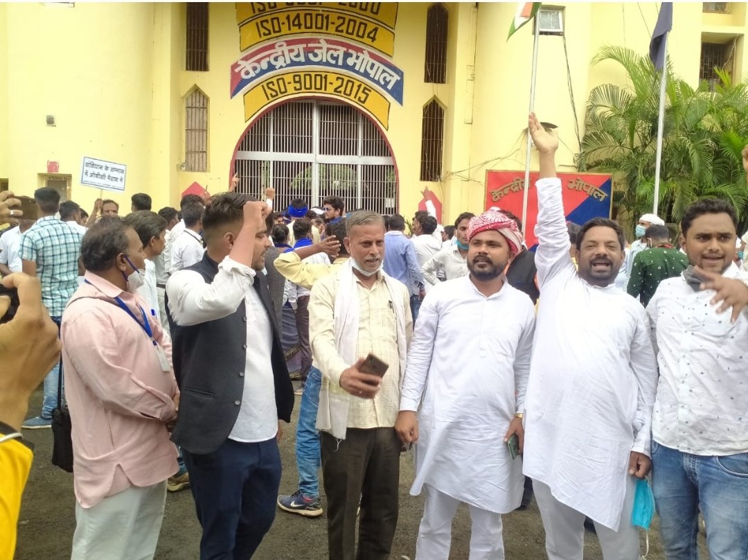 OBC Rakesh Singh Lodhi (@mparmychief) on Twitter photo आंदोलन के साथी ओबीसी_महासभा के राष्ट्रीय प्रवक्ता <a href="/DrAnoopPatel/">Dr. Anoop Patel🇮🇳</a> जी को जन्मदिन पर अनन्त शुभकामनायें बधाई।
#ओबीसी_महासभा आंदोलन के साथी ओबीसी_महासभा के राष्ट्रीय प्रवक्ता <a href="/DrAnoopPatel/">Dr. Anoop Patel🇮🇳</a> जी को जन्मदिन पर अनन्त शुभकामनायें बधाई।
#ओबीसी_महासभा