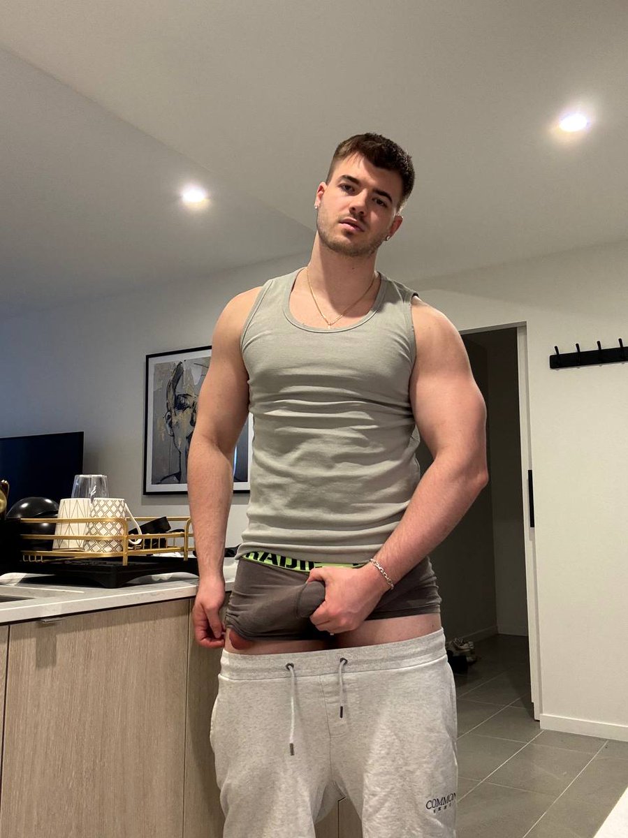andrietondoh's tweet photo. Add me on Snapchat for a surprise: Maxpitss https://t.co/r4tvRD0Bft