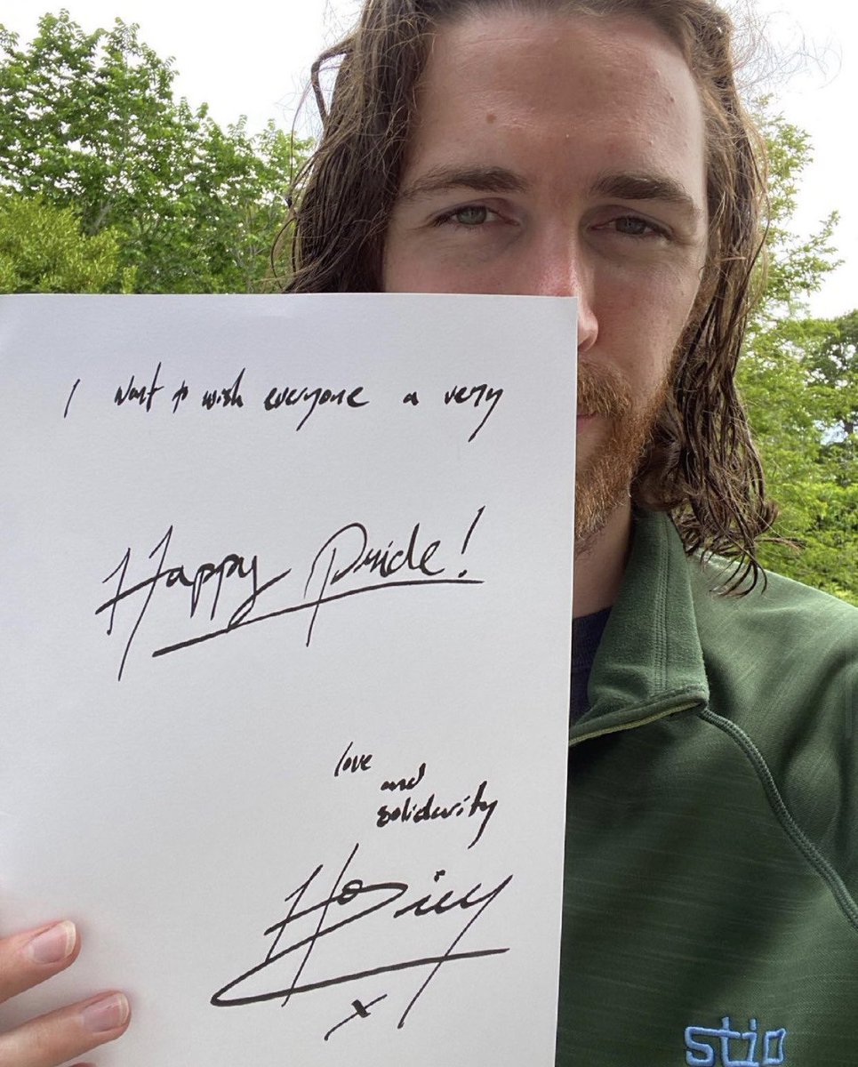 happy pride lovely people in my phone 🏳️‍🌈🏳️‍⚧️