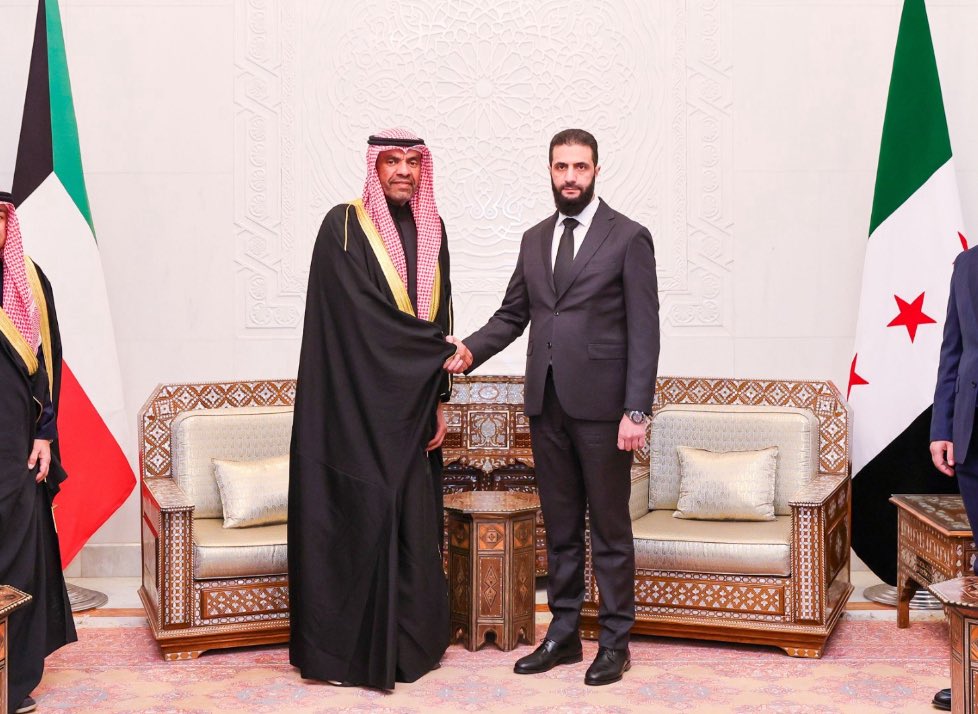 يسرّنا ويشرّفنا أن نرحّب  برئيس الجمهورية العربية السورية الشقيقة السيد أحمد الشرع في بلده الثاني الكويت زيارتكم الكريمة أسعدتنا

اهلا وسهلا في أخواننا من البلاد الطيبة العزيزة على  قلوبنا سوريا الارض المباركة والشعب الطيب

الذي له مكانة كبيرة في نفوسنا ككويتيين 

السيد الرئيس