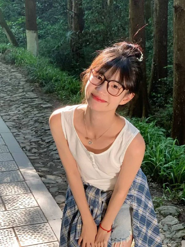 yonne_CZ's tweet photo. AI去衣，开启创意新旅程！😲一键脱衣，秒解锁视觉奇观！🌟智能技术让你轻松实现奇思妙想，创意无界！😎快来试试这未来功能吧！✨无限可能等你！🚀 https://t.co/Otr9TSL9Fn
