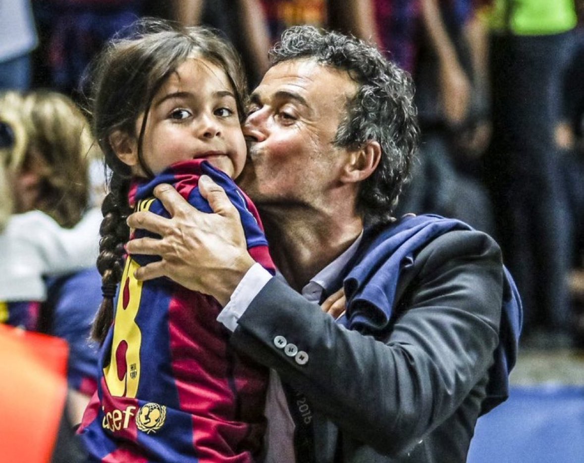 Luis Henrique' nin küçük yaşta vefat eden Kızına herkes çok üzüldü. Bu yüzden duygusal yaklaşımlarla Henrique' nin UCL Şampiyonu olmasını hepimiz çok istedik. 

Ancak bu masum ve duygusal düşünce futbolun ruhunu ve Henrique' nin yaptıklarını asla gölgede bırakmamalı. 
 
Yıldızlar