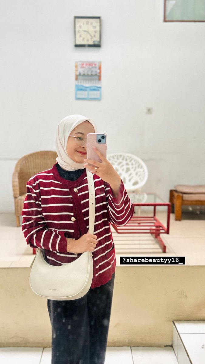 Throwback ootd ke samasama tur bogor ❤️🖤

Buat yg cari tema rron black bisa nih dijadion inspirasi.
🌸Knit cardi maroon muraah 80rban tp looks good  : s.shopee.co.id/VuY43NGYI
👜Tas 3 in 1 style : s.shopee.co.id/3VY9dX8Flq