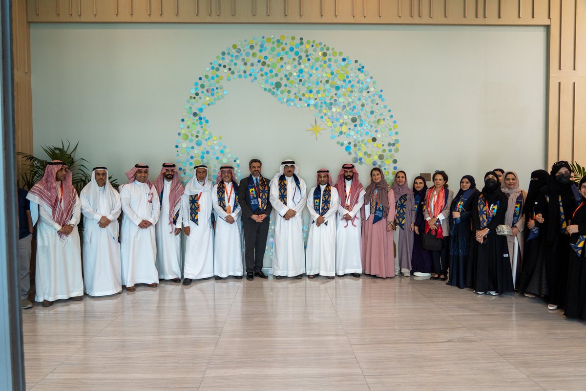 EasternEamana's tweet photo. في إطار منتدى "الأحساء صديقة الطفل  2025 "

 شاركت #أمانة_المنطقة_الشرقية في ورشة العمل 👩‍🏫 والزيارات المتخصصة 🏙️ لتقييم معايير المدن الصديقة للطفل 👧🧒
ضمن جهودها لتعزيز بيئات حضرية آمنة وشاملة للأطفال. 🛝🌱

#الشرقية_أمانة https://t.co/wwVtjIfKw4
