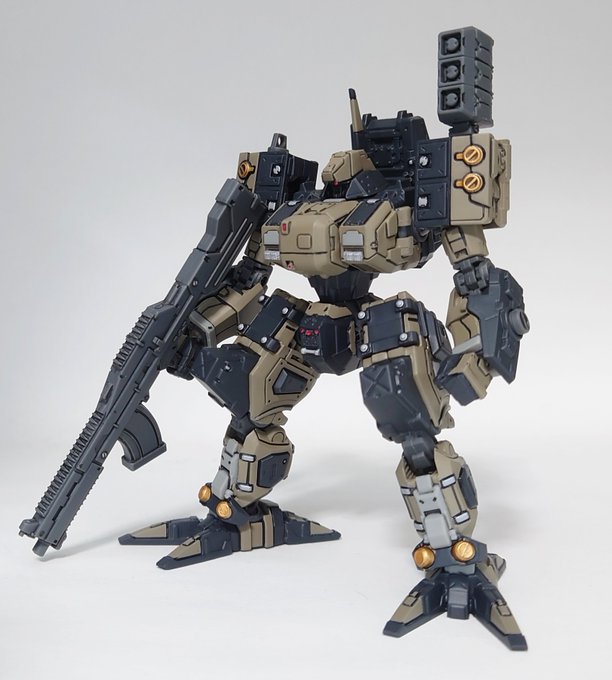 ストラクチャーアーツ グリレゼクス 完成です。
轟雷ブラウンとジャーマングレーをメインに、各所にゴールドとシルバーで全筆塗装の一品です。
#フロントミッション
#ストラクチャーアーツ 