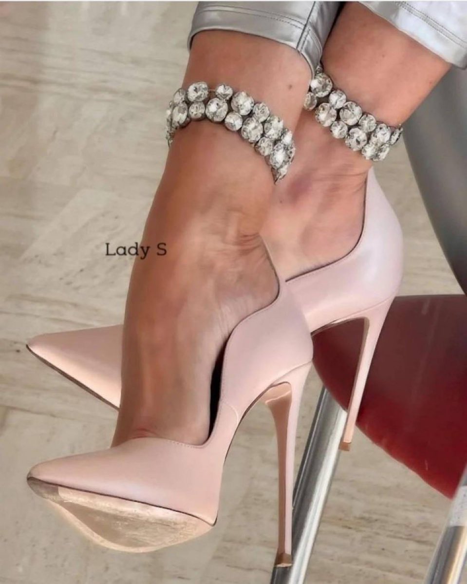 Gorgeous heels 😍😍😍