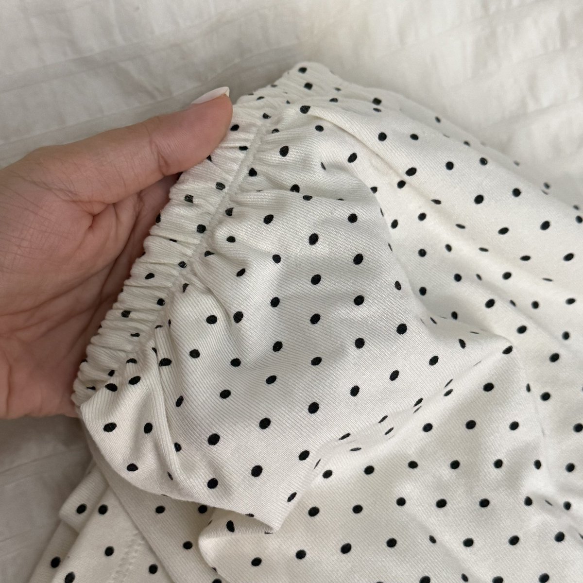 missp_mystaery's tweet image. ถ้าเอาผ้านิ่มๆเหมือนเกงช้างเป๊ะแนะนำตัวนี้ของ tingtingstuffs เลย เราใส่บ่อยมากๆๆๆๆ วันนี้ก็ใส่อยู่55555 ผ้าทิ้งตัว ไม่หนาไม่บางเกิน ใส่สบายจริงคับ 🥹