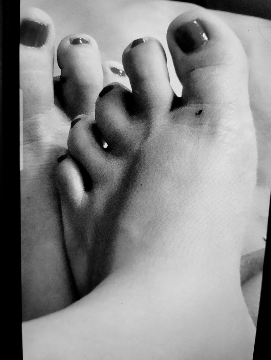 cubanfootfantas's tweet photo. #FeetGoals #FootSelfie #SoleStyle #ToesOfInstagram #InstaFeet #FootieFriday #CuteToes #FeetVibes #BarefootBeauty #FootModel #SandyToes #BeachFeet #SunAndSoles #BarefootDays #ToesInTheSand #PedicurePerfection #ToeTallyStylish #NailArtOnFleek #FeetOnFleek #FreshPedicure https://t.co/dgY58y7LOS