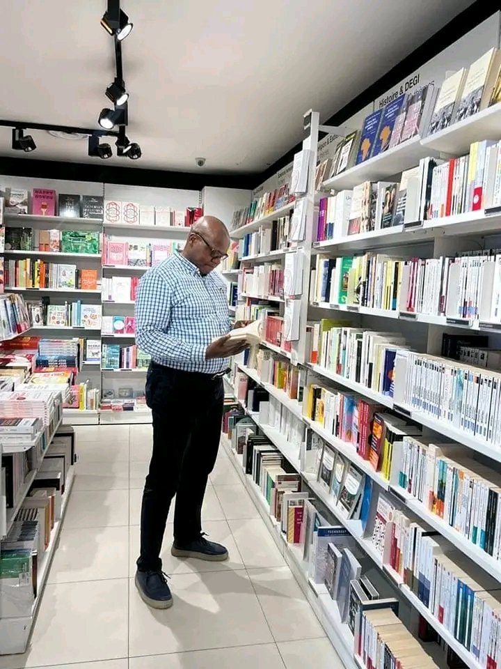 " Armés de la connaissance de notre passé, nous pouvons avec confiance embarquer, cap vers notre futur. "
                                                                                         Malcolm X

Bon dimanche à vous tous mes amis. 
Que Dieu vous bénisse abondamment !