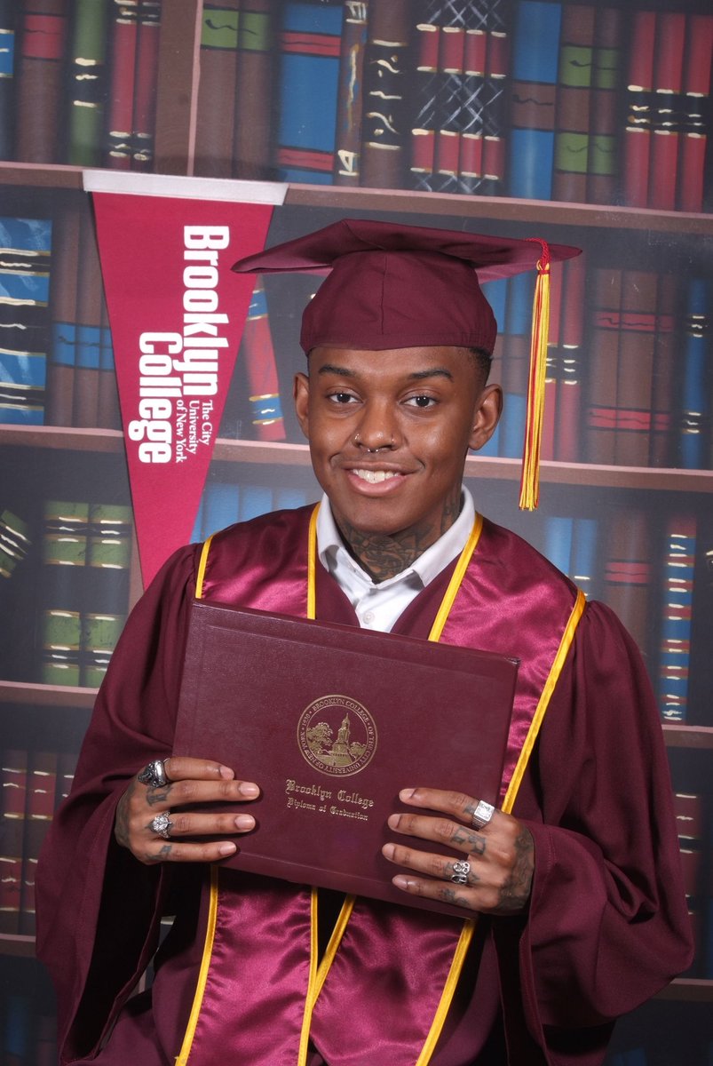 HCPunkshevik's tweet photo. GRADUATED with a BA in Psychology and a minor in music technology. A long gritty road of hustling! 🥲✊🏾. #Graduation2025 https://t.co/jh00ct28Pq