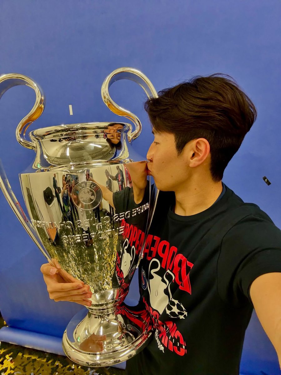 ✅ Lee Kang-in menjadi pemain kedua asal Asia yang menjuarai UCL setelah Park Ji-sung, sekaligus pemain pertama asal Asia yang memenangkan Treble Eropa dalam sejarah. 🇰🇷