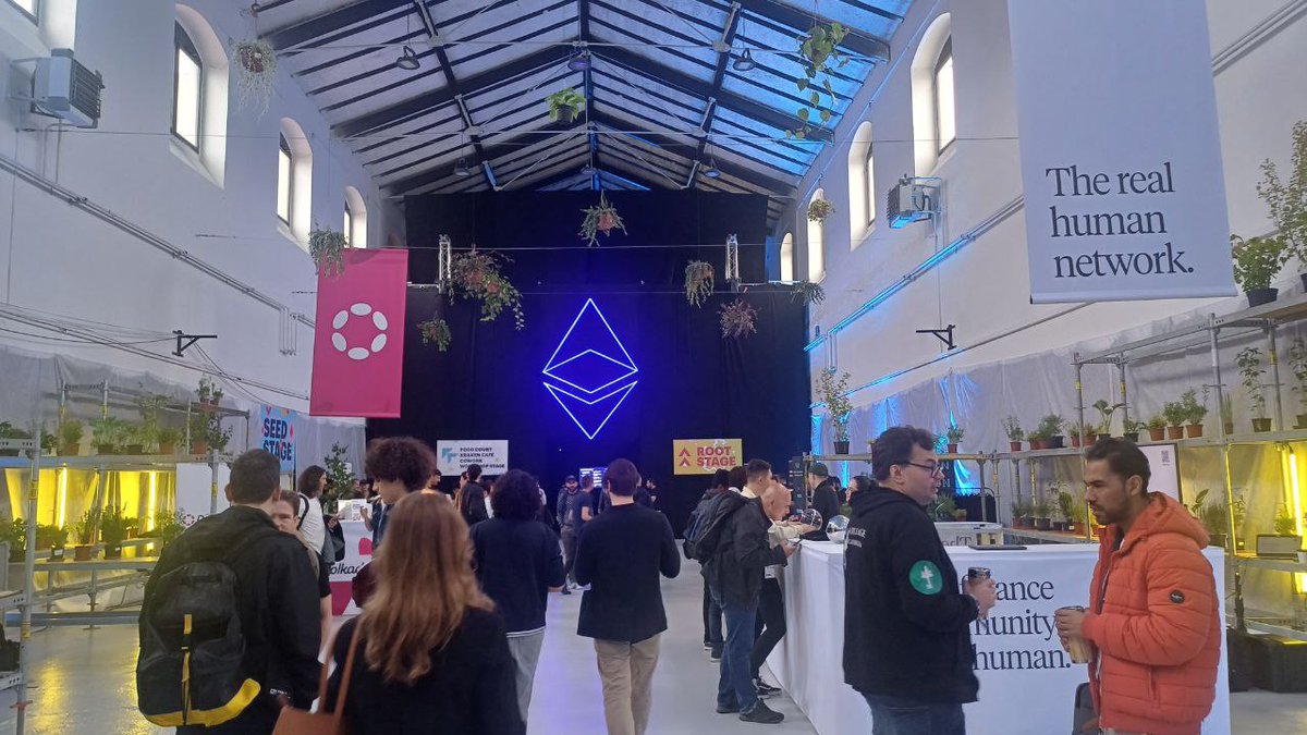 TerezaBizkova's tweet image. Prague was... pretty epic. 💙💻
My @EthPrague talk: youtu.be/ERu3DO8JIJ8?si…