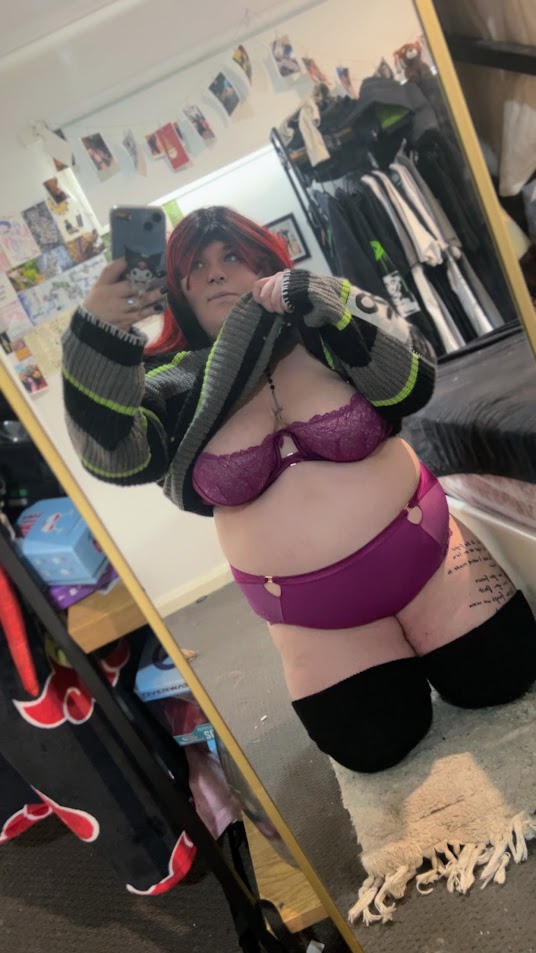 yuna_pieOF's tweet photo. Sweater weather? More like take-it-off weather 😏🔥 I get hotter the less I wear… come see for yourself 💋
💜 https://t.co/mTKfWSIsGH
#OnlyFansBBW #SweaterWeatherTease #CurvyCutie #ThickAndCozy #BigGirlEnergy #NSFWCurves #AltBBW #ThiccAF #OnlyFansPromo #BBWContentCreator https://t.co/eiWFuxVCD0