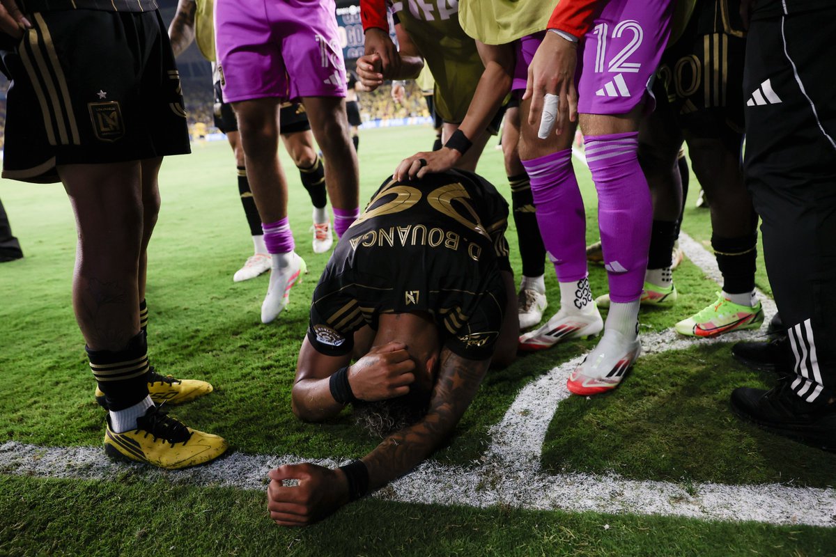 LAFC's tweet photo. DENIS. BOUANGA. https://t.co/MPzI0Wxuyk