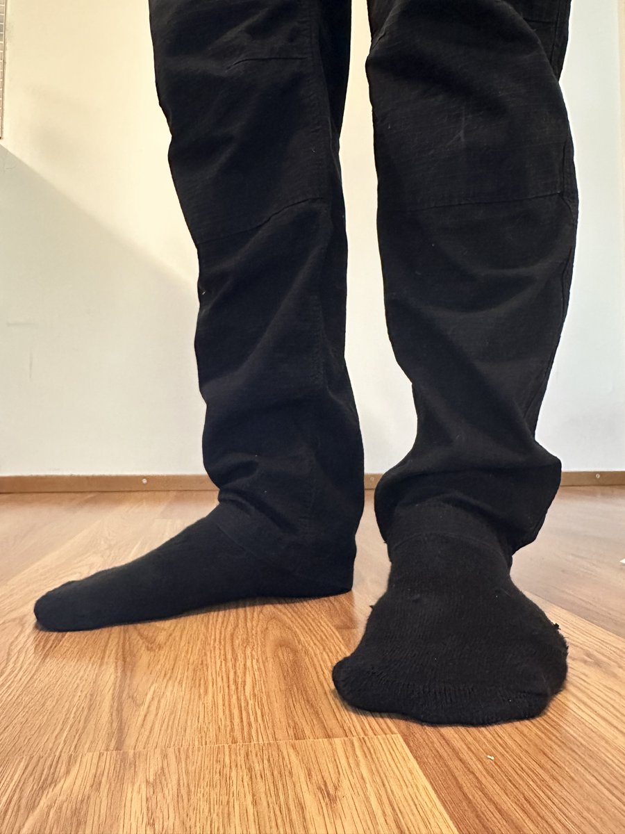 jack_royde's tweet photo. I’ve been told that it’s like entering heaven when you bury your nose in my soft and smelly black socks😏 I wonder if it’s true🤔 You wanna try?😈
#gaysocks #sportsocks #sportsocken #sportsocksfetish #blacksocks #blacksocksonly #blacksockfetish #blacksocks #malesocks #malesockedfeet #malesocksworship #malesocksniffer #dirtymalesocks #dirtysocksworship #sweatysocks #socksandsoles #socken