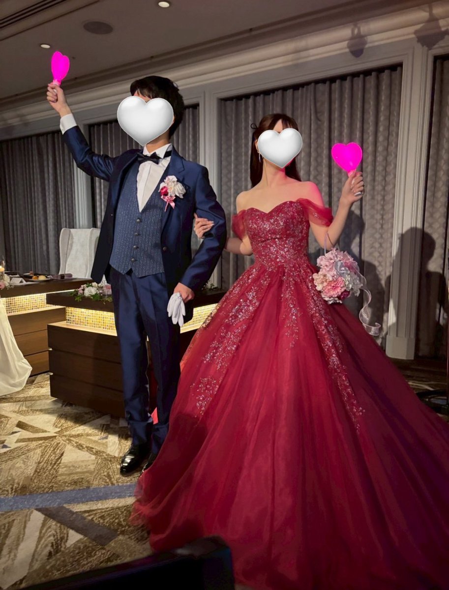 na_aaag's tweet photo. 結婚式でした🤍目の前の卓にうたプリから、ダイナーから、俳優から、ジャニオタからの様々なオタクを集結させてもらって1日アイドル体験できました🩷フォロワーたち‼️ありがとう‼️特大感謝‼️ https://t.co/Ny9TkzdxFP