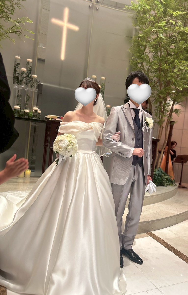 na_aaag's tweet photo. 結婚式でした🤍目の前の卓にうたプリから、ダイナーから、俳優から、ジャニオタからの様々なオタクを集結させてもらって1日アイドル体験できました🩷フォロワーたち‼️ありがとう‼️特大感謝‼️ https://t.co/Ny9TkzdxFP