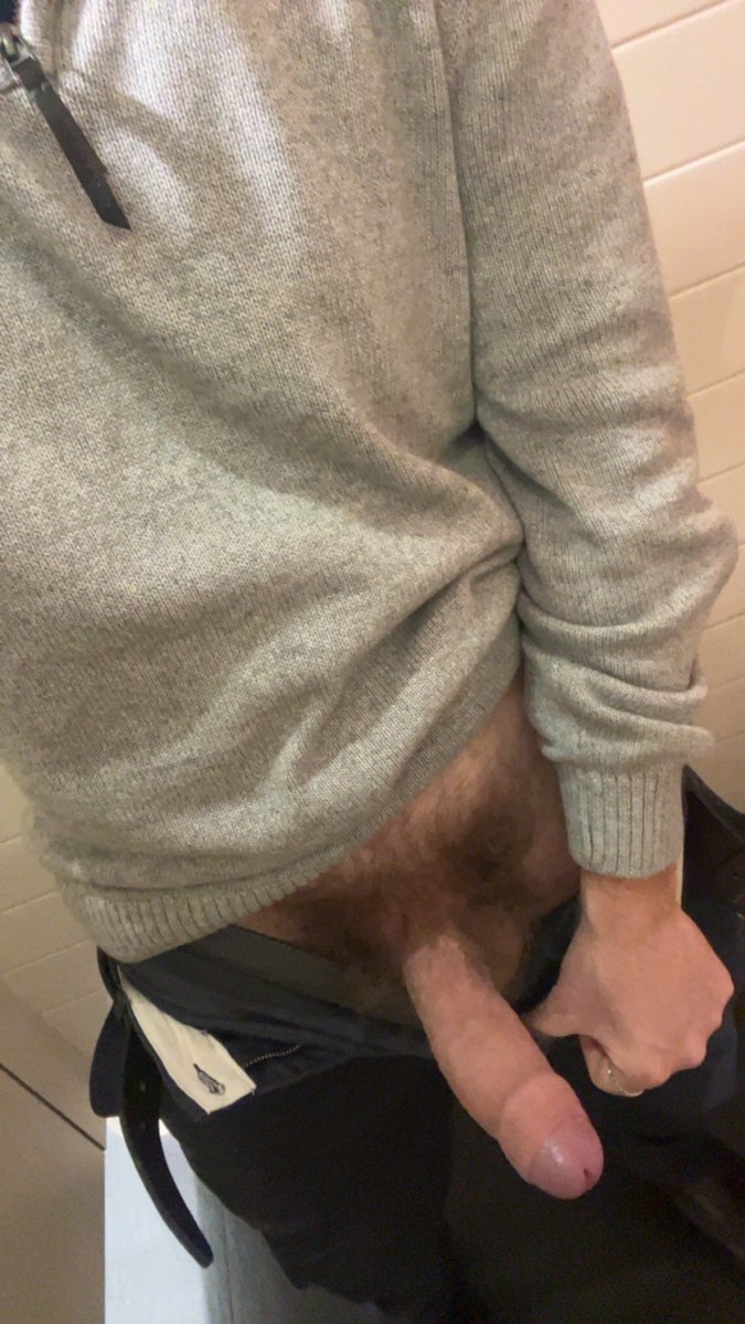 Psa: Daily ashwagandha will have you EXTREMELY feral 

This has been me 24/7 recently (not complaining) 🥵