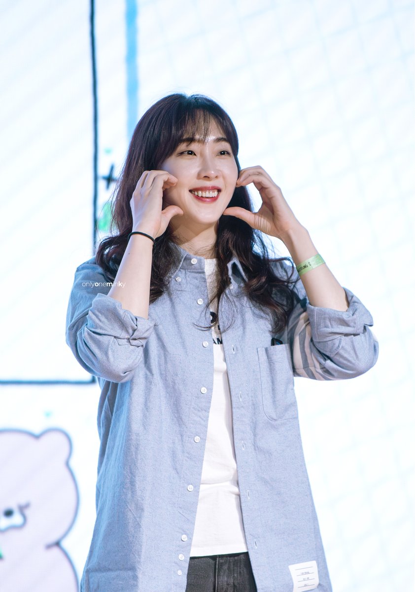 omk_no15's tweet image. 밍경네컷
황밍수하러 가야지

#황민경