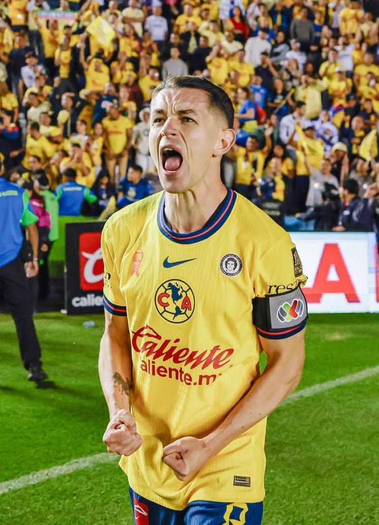 Nada más les aclaro un puntito...

Que América no haya conseguido nada este semestre no hace más grande a sus equipos, ni les da un titulo, y MUCHO MENOS DESAPARECE EL TRICAMPEONATO.

Buenas noches.