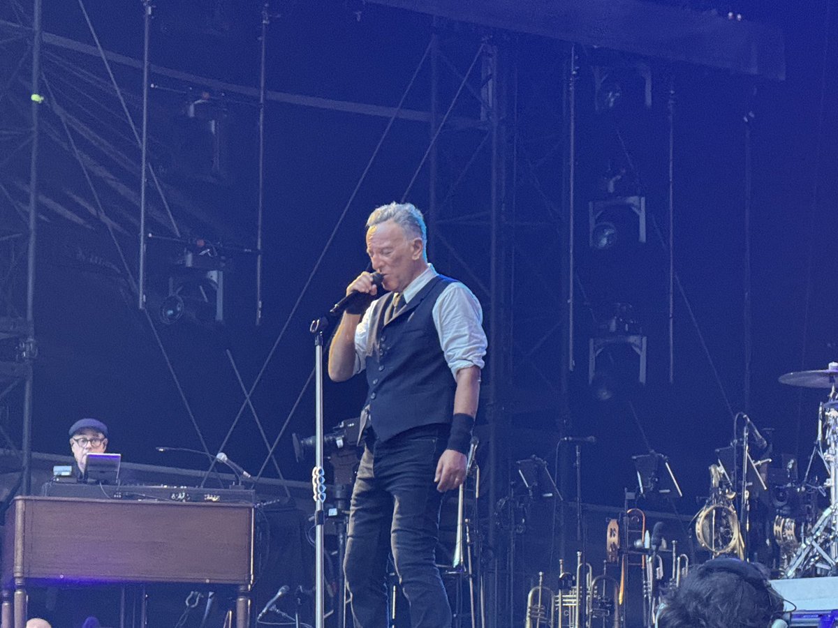 Paul Appleton (@paulapp0505) on Twitter photo Some pics from #Lille #LOHADTour #SpringsteenTour25 last night. Another great show <a href="/springsteen/">Bruce Springsteen</a> ❤️❤️❤️ Some pics from #Lille #LOHADTour #SpringsteenTour25 last night. Another great show <a href="/springsteen/">Bruce Springsteen</a> ❤️❤️❤️