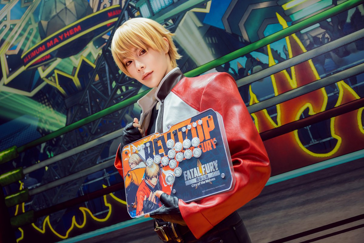 punkworkshop_jp's tweet photo. 🎉『ULTRA BOX 餓狼伝説 City of the Wolves モデル』発売記念

SNKブースで大活躍したコスプレイヤー・桃戸ももさん(@tmmt_san)の 直筆サイン入りレバーレスコントローラーを抽選で1名様にプレゼント！

【応募方法】 
① @punkworkshop_jp と @tmmt_san をフォロー
② 本ポストをRP

【応募期間】 
6月1日(日)～6月7日(土) 23:59

当選者の方には、応募締切後にDMに��ご連絡いたします。 ぜひお気軽にご応募ください！

詳細は下記記事をご確認ください。
https://t.co/9rHdfAk7GI

#餓狼伝説 #FatalFury #CotW #桃戸もも #PUNKWORKSHOP