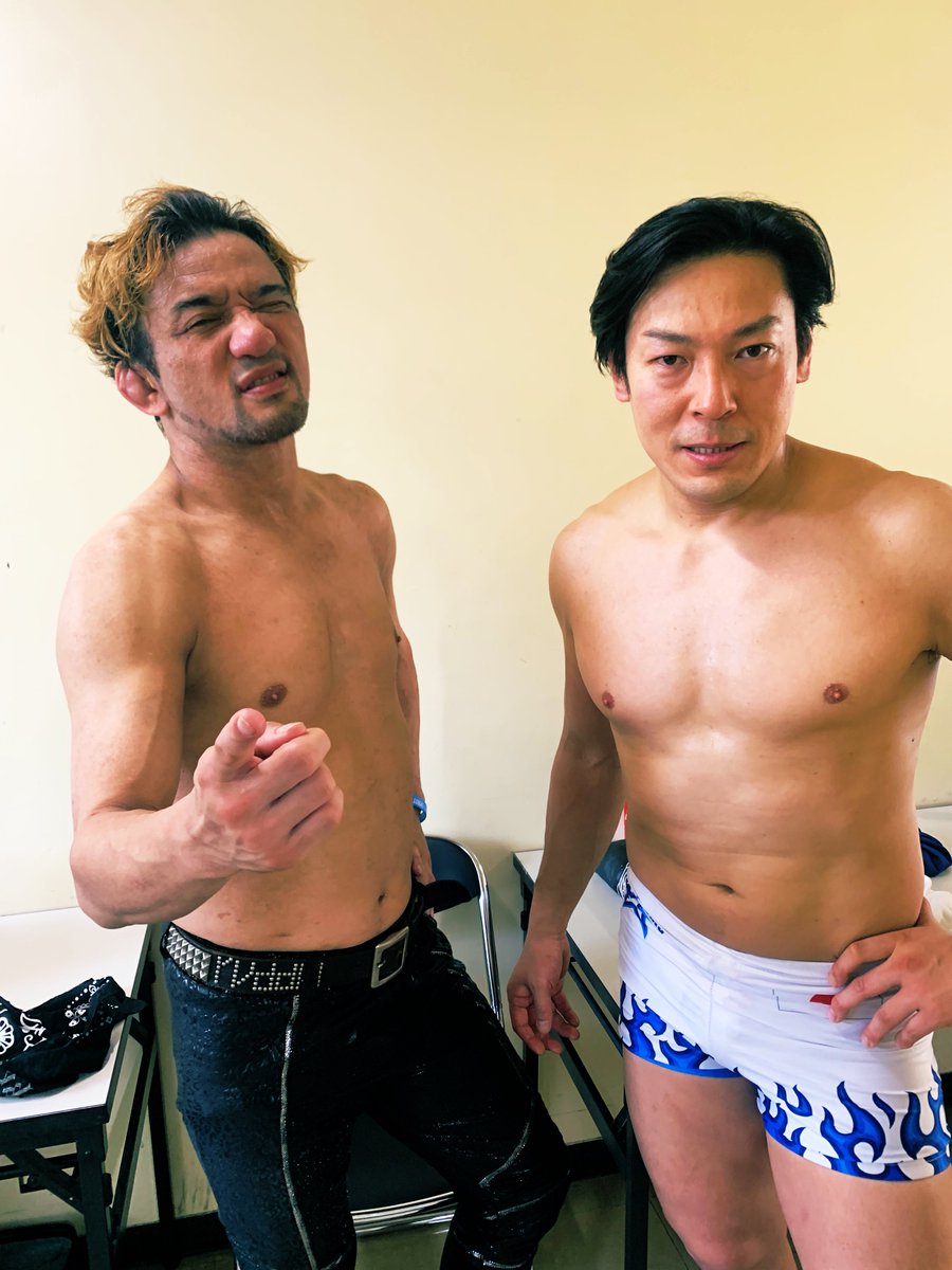 wadataku0214's tweet photo. ガンプロ高島平終了。
ガンプロアルティメットルールと言う、特殊なルールでの試合でした。
このプロレスリングを、誰かに伝えたい。
伝わって欲しい。
パートナーの周ちゃんが壮絶に倒されてしまいましたが
#Groundabsolute でまた試合したいし
まだまだ上に行きたいよ!
#GanPro https://t.co/BwQtYZM9Ht