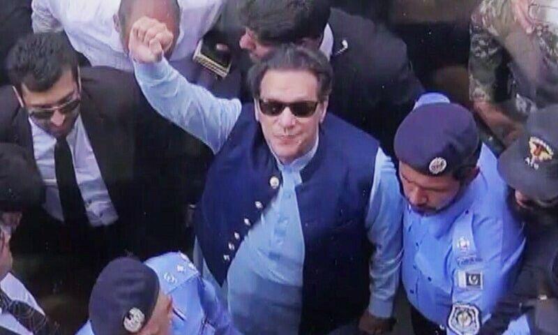 Farzana Khattakᴾᵃᵏᴾᵒʷᵉʳ (@fkhattak2891) on Twitter photo میرے دشمنوں میرے قاتلوں ،
میری جرتوں کی صدا سنو ۔
میں روکا نہیں میں جھکا نہیں ،
کہیں چھپ چھپا کے کھڑا نہیں۔
جو ڈٹے ہوئے ہیں محاز پر ،
مجھے ان صفوں میں تلاش کر۔
#عدلیہ_انصاف_دو_خان_کو_رہا_کرو
<a href="/TeamPakPower/">Team Pakistan Power</a> میرے دشمنوں میرے قاتلوں ،
میری جرتوں کی صدا سنو ۔
میں روکا نہیں میں جھکا نہیں ،
کہیں چھپ چھپا کے کھڑا نہیں۔
جو ڈٹے ہوئے ہیں محاز پر ،
مجھے ان صفوں میں تلاش کر۔
#عدلیہ_انصاف_دو_خان_کو_رہا_کرو
<a href="/TeamPakPower/">Team Pakistan Power</a>