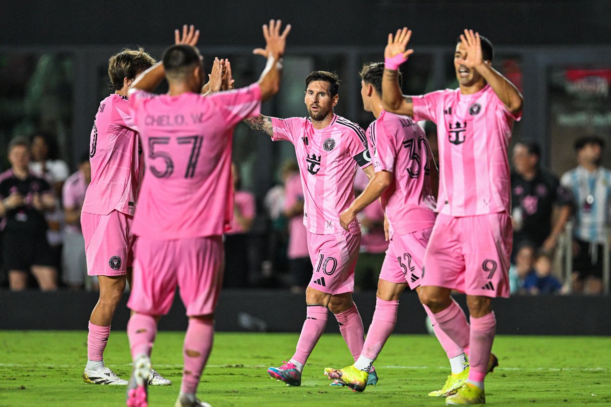 CGTNSportsScene's tweet photo. ๐ฅ#MESSI MASTERCLASS!
The reigning @MLS MVP dished out two goals and three assists in @InterMiamiCF's 5-1 demolition of the @ColumbusCrew, factoring into every goal his side scored at Chase Stadium.
๐คฏAge-defying greatness.
#InterMiami #Messi #MLS #FootballMasterclass https://t.co/gMHl6Nkle4