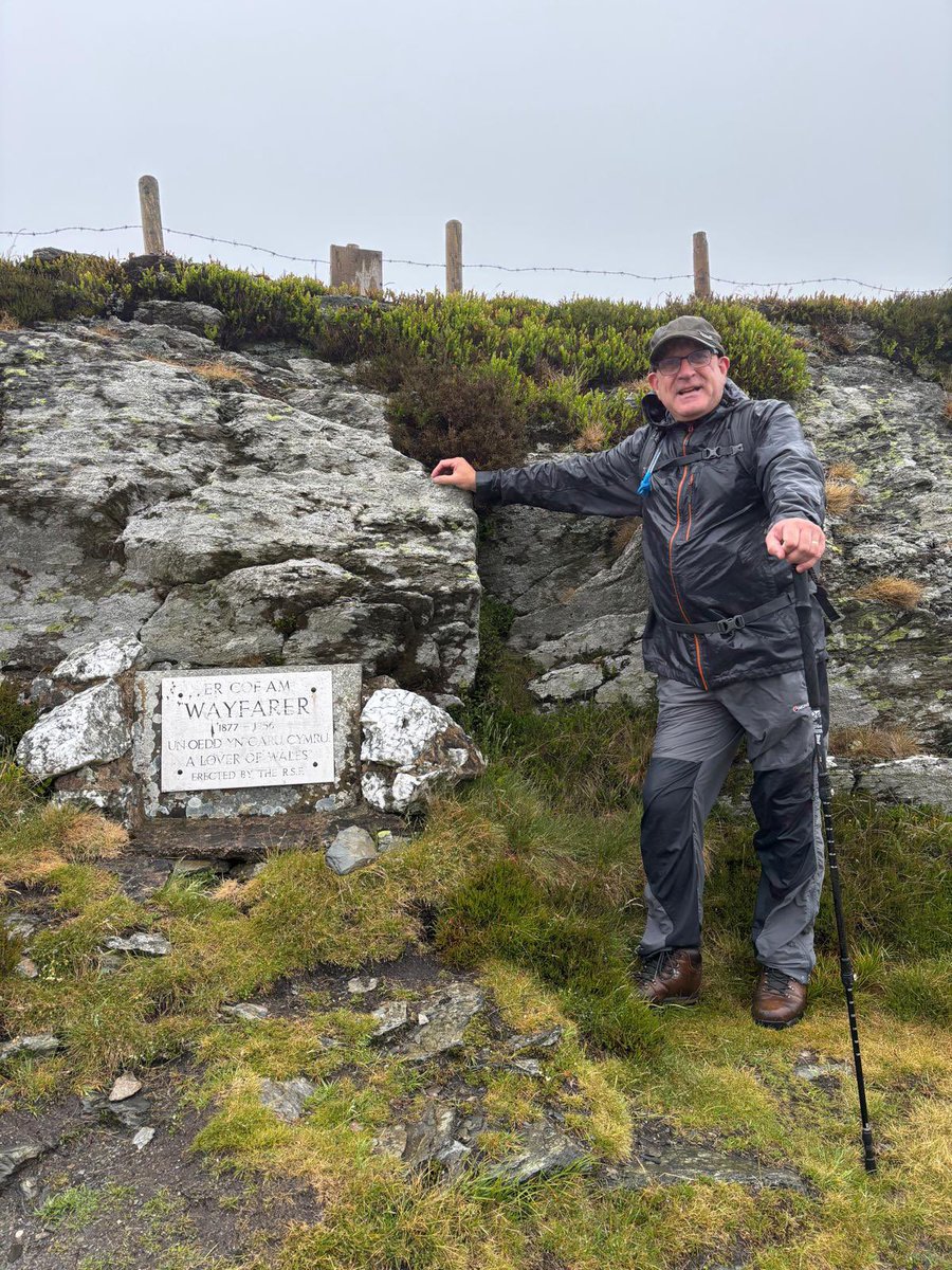 Clwb Rygbi Bro Gwernant (@crbrogwernant) on Twitter photo Please guys can you give us a retweet.. our chairman walking 54miles to raise money to keep our hub officer. Full details: gofund.me/cde9441b <a href="/JiffyRugby/">Jonathan Davies OBE</a> <a href="/mikephillips009/">Mike Phillips</a> <a href="/JonFoxDavies/">Jonathan Davies</a> <a href="/RyanJonesOnline/">Ryan Jones</a> <a href="/George_North/">George North</a> #llangollen Please guys can you give us a retweet.. our chairman walking 54miles to raise money to keep our hub officer. Full details: gofund.me/cde9441b <a href="/JiffyRugby/">Jonathan Davies OBE</a> <a href="/mikephillips009/">Mike Phillips</a> <a href="/JonFoxDavies/">Jonathan Davies</a> <a href="/RyanJonesOnline/">Ryan Jones</a> <a href="/George_North/">George North</a> #llangollen