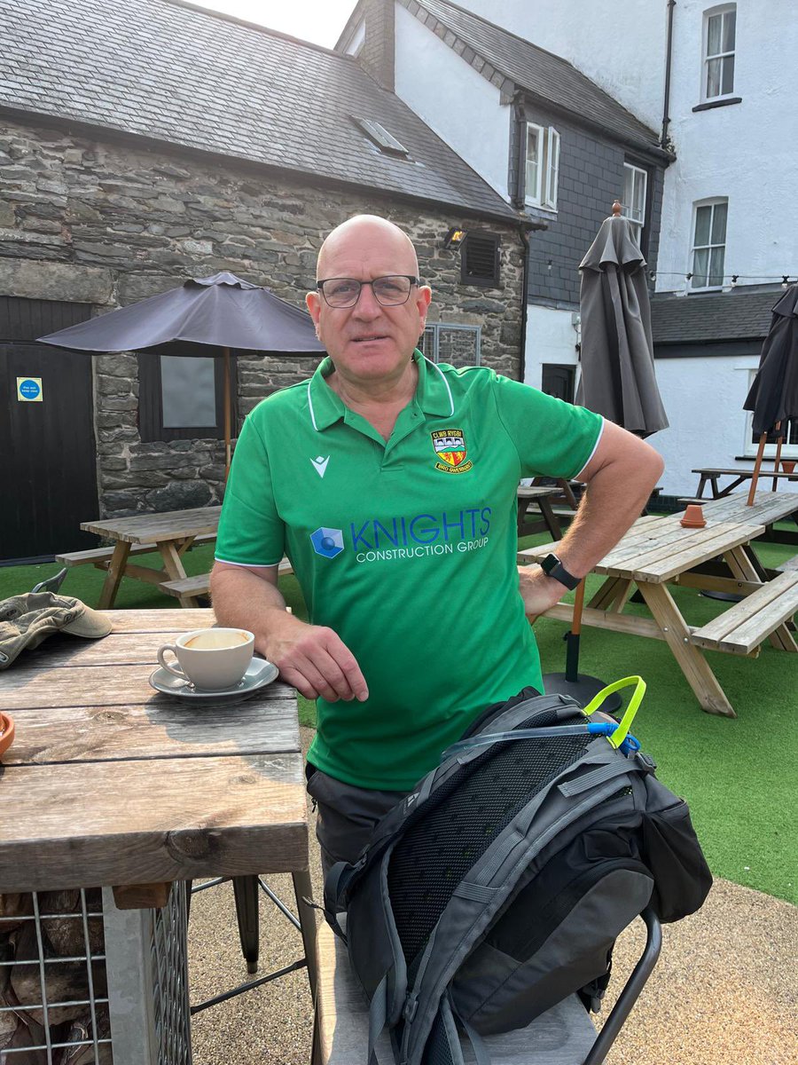 CRBroGwernant's tweet photo. Please guys can you give us a retweet.. our chairman walking 54miles to raise money to keep our hub officer. Full details: https://t.co/91N6SPkNis @JiffyRugby @mikephillips009 @JonFoxDavies @RyanJonesOnline @George_North #llangollen https://t.co/FsVAtd2bMN