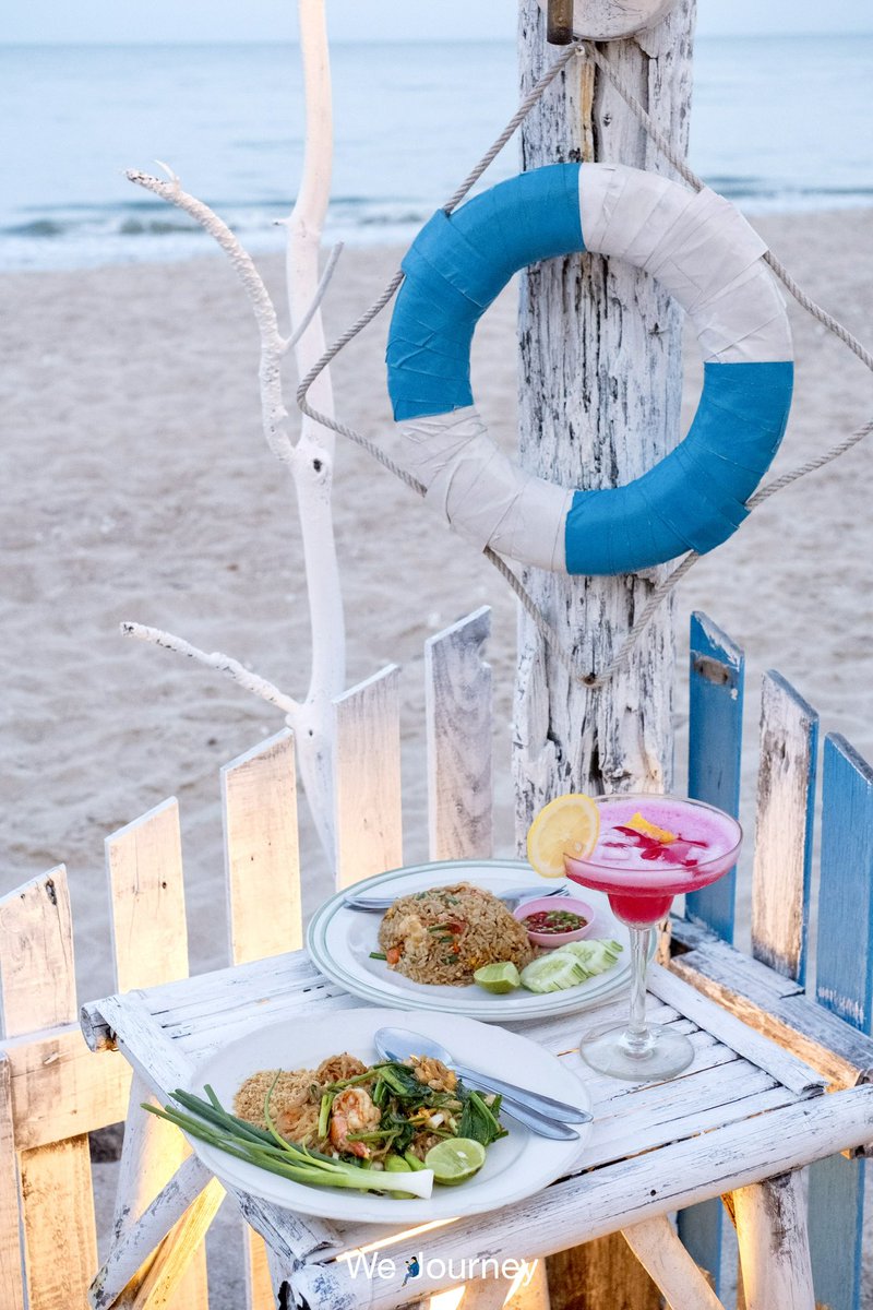 Ou_wejourney's tweet photo. Blue sea bar ร้านอาหารกึ่งบาร์นั่งชิลล์ริมทะเล บรรยากาศสบายๆในร้านเค้าจะตกแต่งด้วยเฟอร์นิเจอร์เป็นโทนสีฟ้า ส่วนเมนูก็มีอาหารให้เลือกหลากหลายเลยค่ะ  ทั้งอาหารทะเล อาหารจานเดียว
📍อ.ชะอำ จ.เพชรบุรี 

@aroii @Kin24hrs  #รีวิวชะอำ @reviewteetiew #คาเฟ่ชะอำ https://t.co/IgTZgZQ5Bd