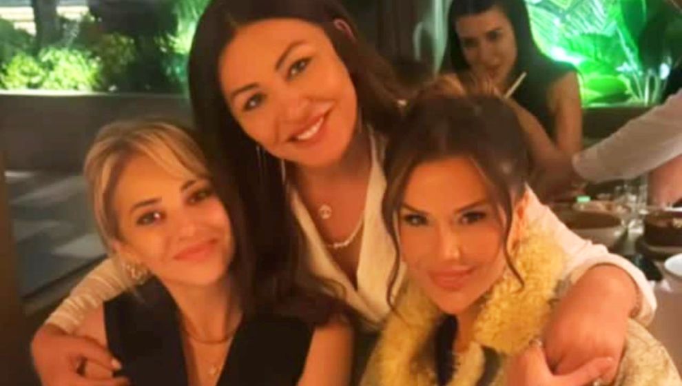 Avukat Feyza Altun Dilan Polat ve Sevim Alan ‘la bir araya geldi! Sosyal medyada gündem oldu!
#feyzaaltun #dilanpolat #SevimAlan #SosyalMedya 

haberiskelesi.com/2025/06/01/avu…