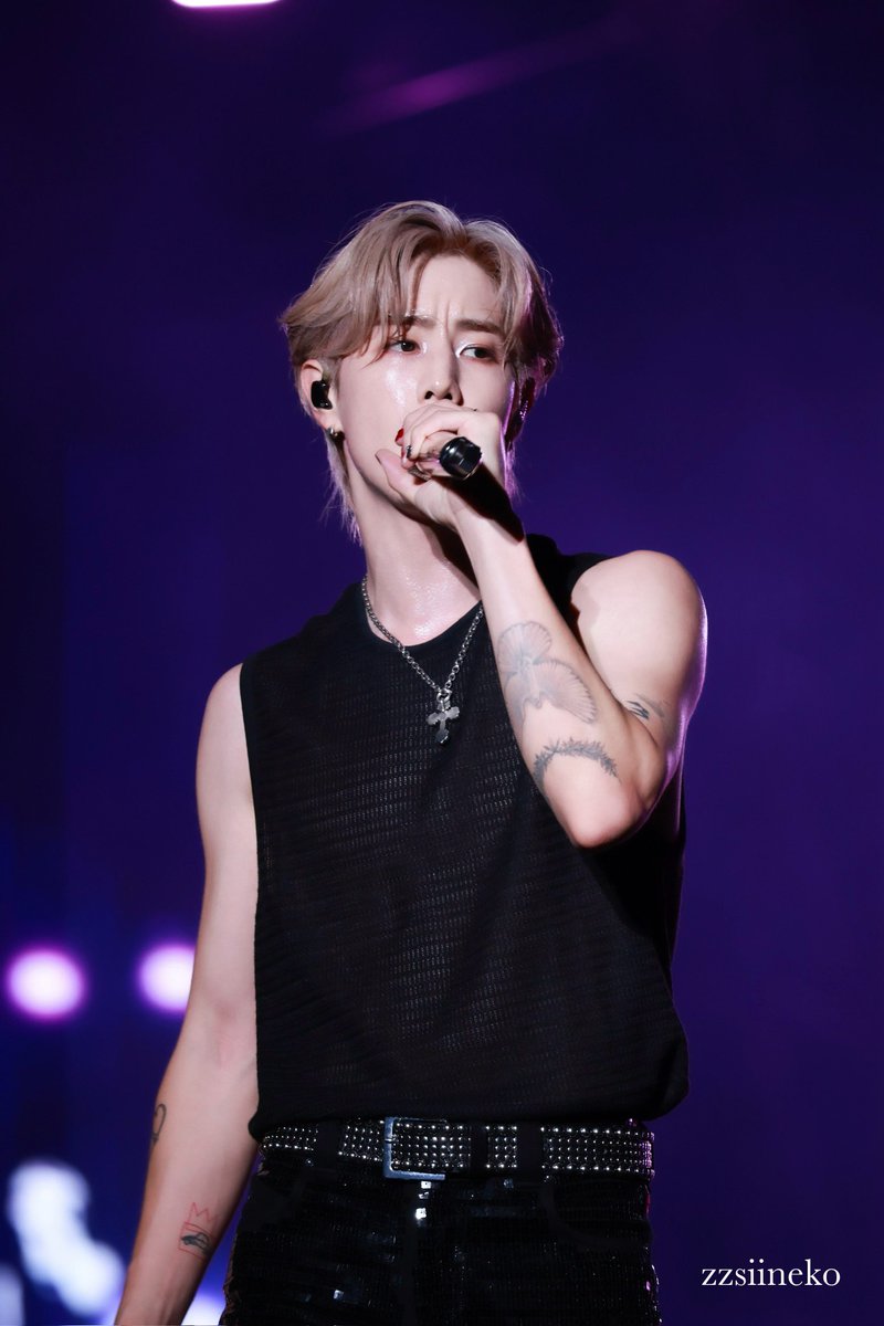 zzsiineko's tweet photo. My bunny is a ROCKSTAR
#MarkTuan #Mark #段宜恩 #마크 
#갓세븐 #GOT7 #KTPopTaiwanxMarkTuan @marktuan @DNAmngmnt https://t.co/FFKP6DU8S8