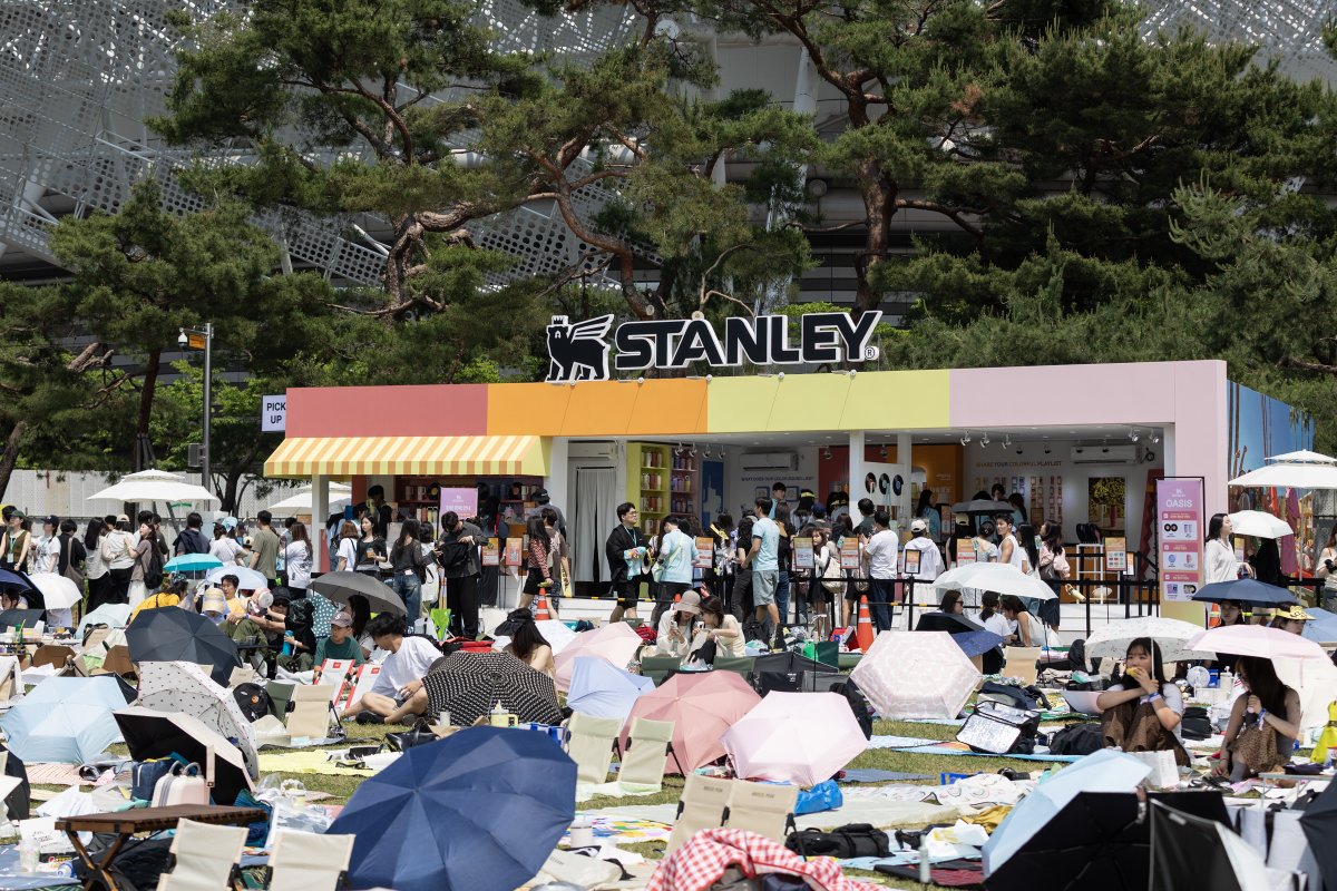 [The 17th Seoul Jazz Festival 2025]
⠀
화창한 서재페 하늘 아래🌞☁
곳곳에서👀 더위를 식혀주고 있는 스탠리 포챡!
⠀
MAY FOREST🌳 스탠리 부스에서
얼음도 만땅 충전하고🧊🧊
키링존에서 블링블링 DIY 스.꾸 와 각인으로
나만의 스탠리도 완성해 보세요✨
⠀
@stanley_korea #스탠리