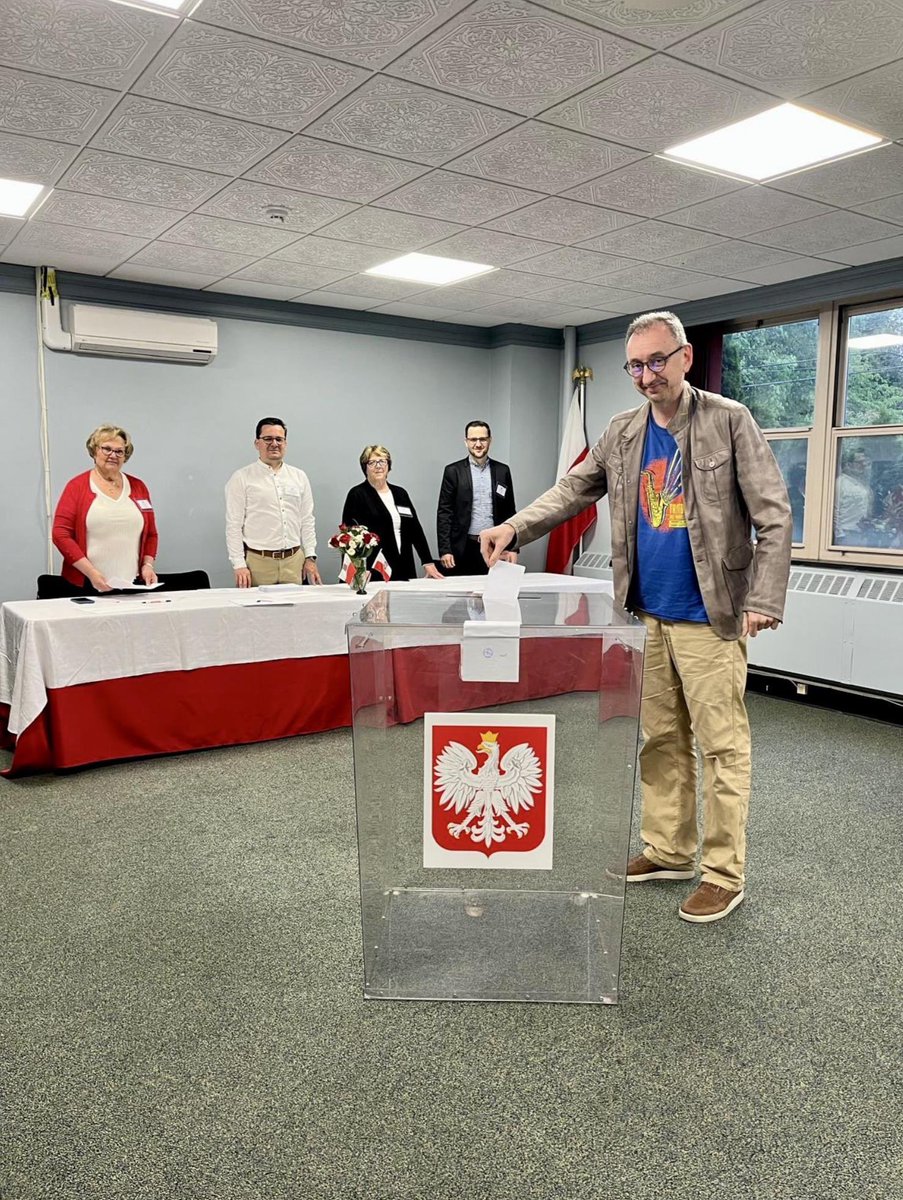 MaxTVMaxKolonko's tweet image. Rekordowo... pusto w Ameryce na fejk #WyboryPrezydenckie2025 😇 Biuro Szeryfa Prezydenta Polski i Polonii sprawdzi każdy "głos".
🇺🇸Polish Americans🇵🇱 boycott rigged presidential election in #Poland #MAGA
Prawda o kolnych fejk "wyborach" w PRLu teraz w MaxTVGO.com
