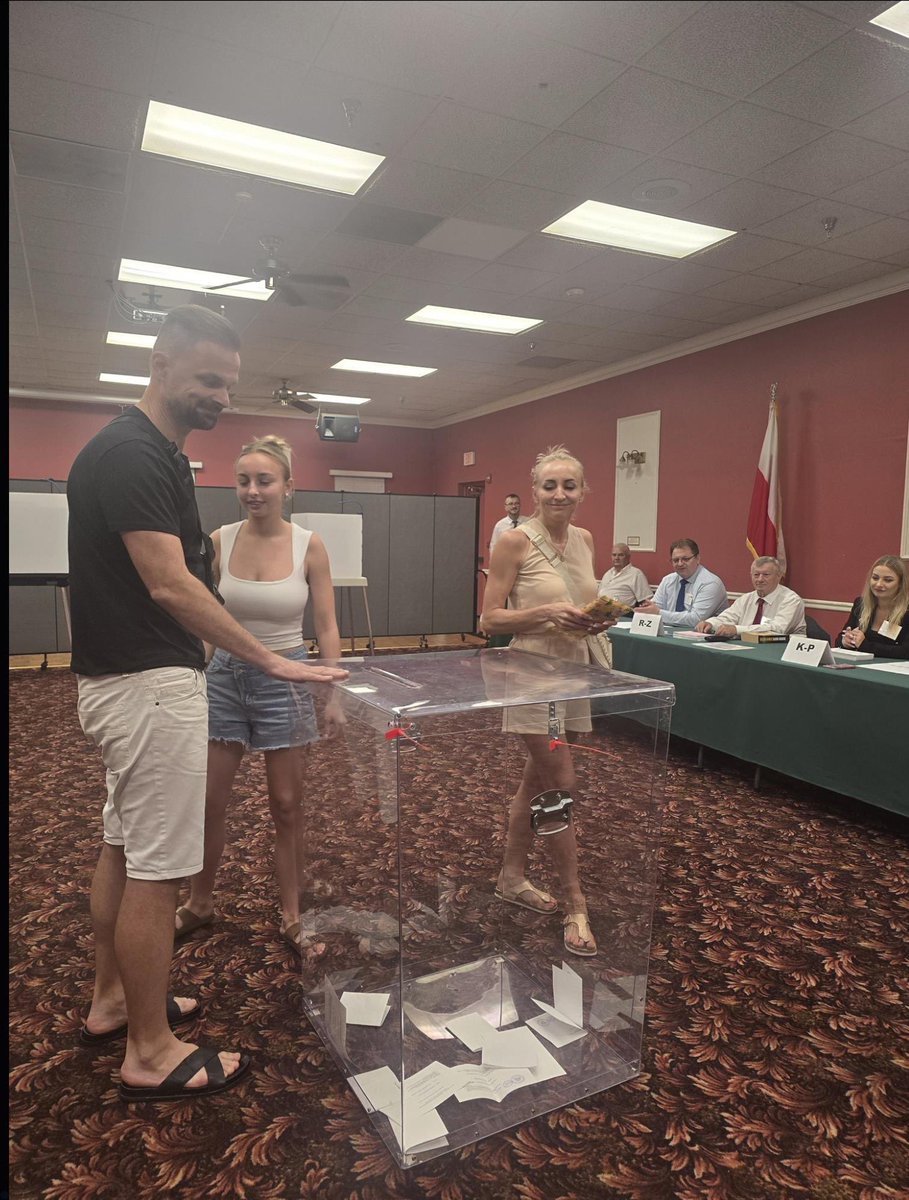 MaxTVMaxKolonko's tweet image. Rekordowo... pusto w Ameryce na fejk #WyboryPrezydenckie2025 😇 Biuro Szeryfa Prezydenta Polski i Polonii sprawdzi każdy "głos".
🇺🇸Polish Americans🇵🇱 boycott rigged presidential election in #Poland #MAGA
Prawda o kolnych fejk "wyborach" w PRLu teraz w MaxTVGO.com