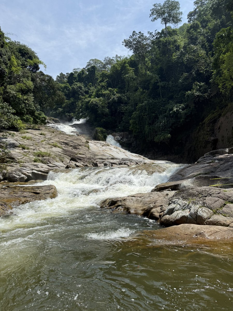 ampm951's tweet photo. Chamang Waterfall
自然に癒される。
#ChamangWaterfall
#malaysia https://t.co/DjyNvqvOXR