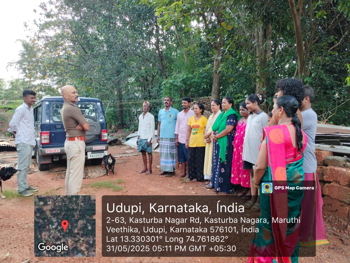 SP Udupi (@policeudupi) on Twitter photo ಉಡುಪಿ ನಗರ ಠಾಣಾ ವ್ಯಾಪ್ತಿಯ ಪರಿಶಿಷ್ಟ ಜಾತಿ ಪಂಗಡದವರ ಕಾಲೋನಿಗೆ ನಗರ ಠಾಣೆಯ ಅಧಿಕಾರಿ ಸಿಬ್ಬಂದಿಗಳು ಭೇಟಿ ನೀಡಿ ಕುಂದುಕೊರತೆಗಳನ್ನು ವಿಚಾರಿಸಿ ಸೂಕ್ತ ಸಲಹೆ ಸೂಚನೆಗಳನ್ನು ನೀಡಿರುತ್ತಾರೆ.
<a href="/DgpKarnataka/">DGP KARNATAKA</a> <a href="/Rangepol_WR/">Western Range of Karnataka State Police, Mangaluru</a> <a href="/KarnatakaCops/">ಕರ್ನಾಟಕ ರಾಜ್ಯ ಪೊಲೀಸ್ Karnataka State Police</a> ಉಡುಪಿ ನಗರ ಠಾಣಾ ವ್ಯಾಪ್ತಿಯ ಪರಿಶಿಷ್ಟ ಜಾತಿ ಪಂಗಡದವರ ಕಾಲೋನಿಗೆ ನಗರ ಠಾಣೆಯ ಅಧಿಕಾರಿ ಸಿಬ್ಬಂದಿಗಳು ಭೇಟಿ ನೀಡಿ ಕುಂದುಕೊರತೆಗಳನ್ನು ವಿಚಾರಿಸಿ ಸೂಕ್ತ ಸಲಹೆ ಸೂಚನೆಗಳನ್ನು ನೀಡಿರುತ್ತಾರೆ.
<a href="/DgpKarnataka/">DGP KARNATAKA</a> <a href="/Rangepol_WR/">Western Range of Karnataka State Police, Mangaluru</a> <a href="/KarnatakaCops/">ಕರ್ನಾಟಕ ರಾಜ್ಯ ಪೊಲೀಸ್ Karnataka State Police</a>