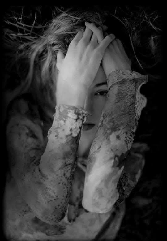 Rüyalarımda benimsin ama
Hayatımda bir rüyasın..

#Günaydın 
#mutlupazarlar