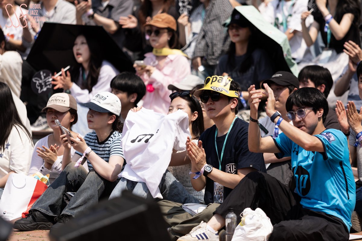 [The 17th Seoul Jazz Festival 2025]

시원한 바람 타고🌬
울려 퍼지는 함성 소리💥
기분 째-즈 게 놀아봐요💃🏻🕺🏻!

🎷 Jazz UP Your Soul
#서울재즈페스티벌 #서울재즈페스티벌2025
#서재페 #서재페2025 #기분이째즈
#SeoulJazzFestival #SeoulJazzFestival2025
#SJF #SJF2025 #JazzUpYourSoul