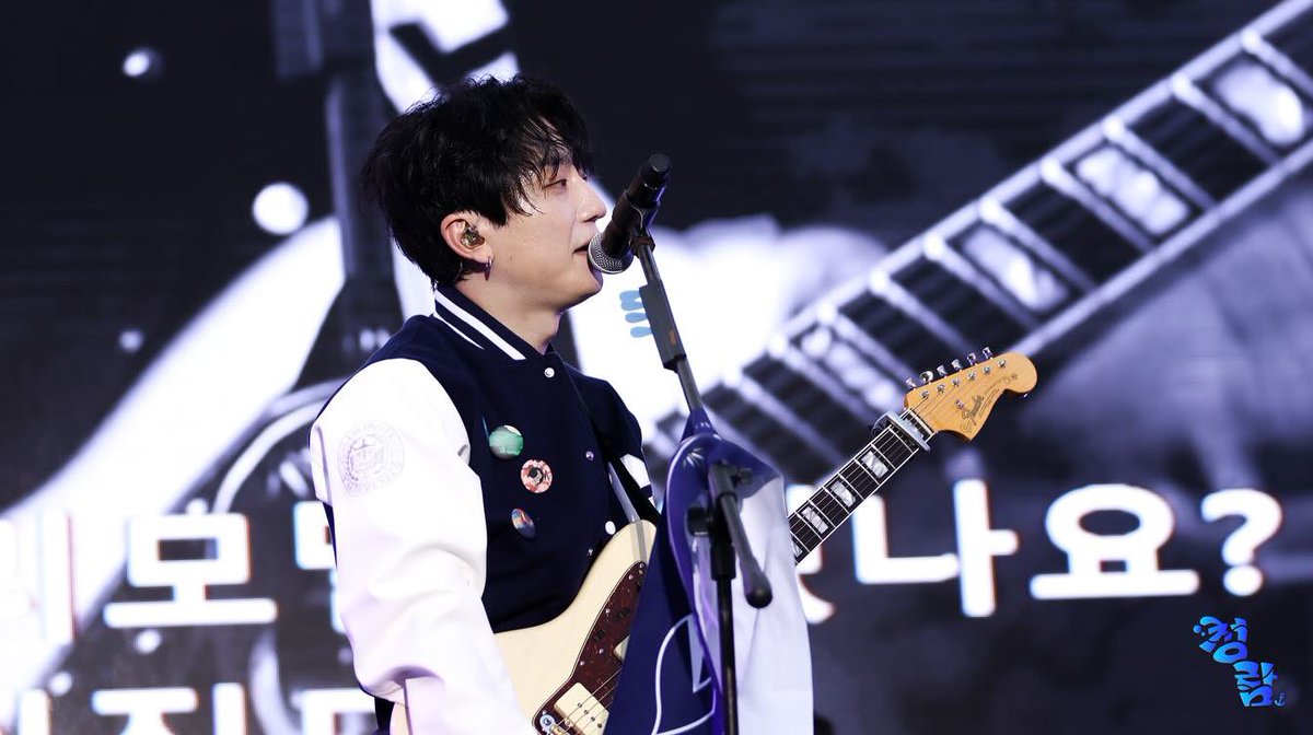 [쏜애플]
중앙대학교 서울캠퍼스 축제기획단 인스타그램

instagram.com/p/DKU7cf2Sxnn/

🌊[ 2025 LUCAUS 청람 아티스트 사진]🌊

DAY 1 - 쏜애플

{청람; 푸른 바람을 타고 항해를 시작하다}

-중앙대학교 LUCAUS 축제기획단