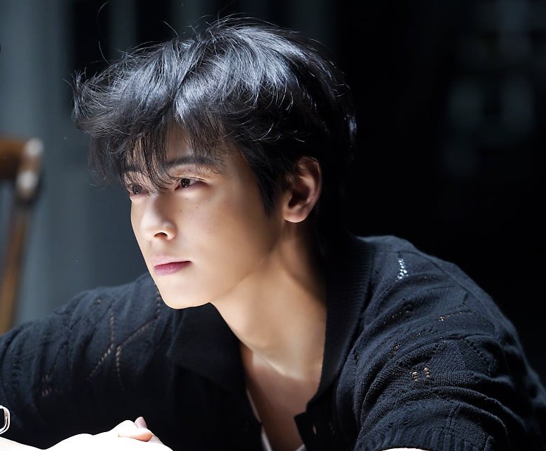 his eyes… i’m in love ♡