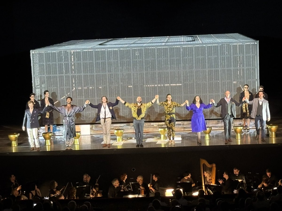 Antoni Gelonch (@antoni_gelonch) on Twitter photo Excel·lent representació d l’Opera Giulio Cesare d Handel al <a href="/Liceu_cat/">Gran Teatre del Liceu</a>. Veus excepcionals com la d <a href="/XavierSabata/">Xavier Sabata</a>, exitosa direcció escènica d <a href="/Calixto_Bieito/">Calixto Bieito</a>, i una orquestra amb instruments d’epoca, dirigida x l’incommensurable William Christie. Si podeu, no us la perdeu Excel·lent representació d l’Opera Giulio Cesare d Handel al <a href="/Liceu_cat/">Gran Teatre del Liceu</a>. Veus excepcionals com la d <a href="/XavierSabata/">Xavier Sabata</a>, exitosa direcció escènica d <a href="/Calixto_Bieito/">Calixto Bieito</a>, i una orquestra amb instruments d’epoca, dirigida x l’incommensurable William Christie. Si podeu, no us la perdeu