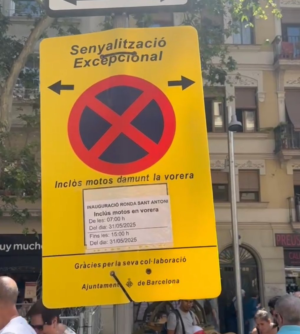 Gràcies, PSC! Ahir finalment, ni que sigui per un dia, heu entès la ronda que volem i per la que lluitem. Ara només falta fer-la extensible a cada dia.
Volem una ronda sense cotxes, plena de vida i veïnat. 
#ObrimCarrers