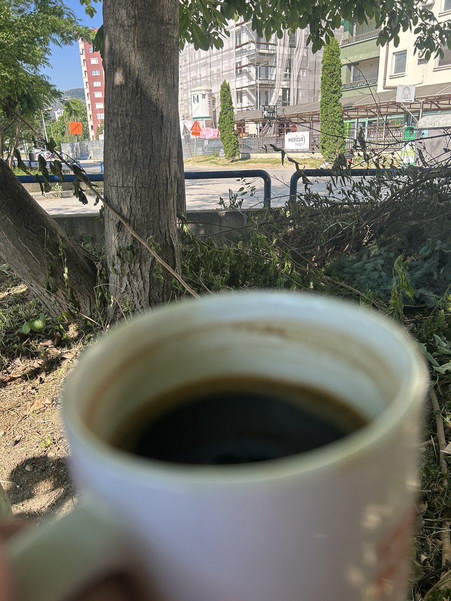 Некој за кафе?